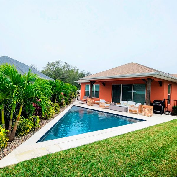 Triangular pool, adapted to the garden shapes, by Cool Pools by Tod