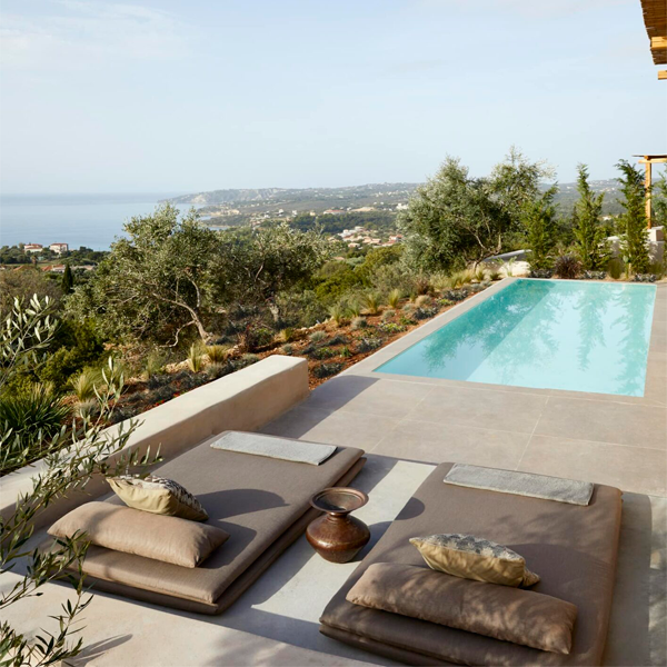 private mirror pool by L Architects
