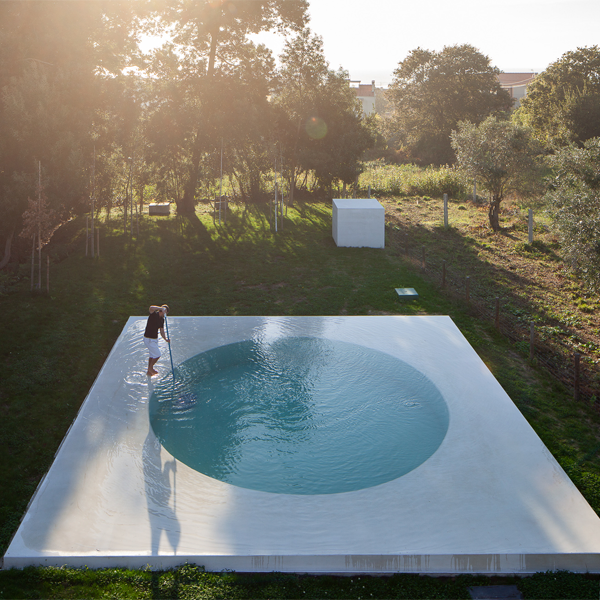 round overflow pool