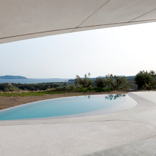 A unique overflow pool by Lassa Architects