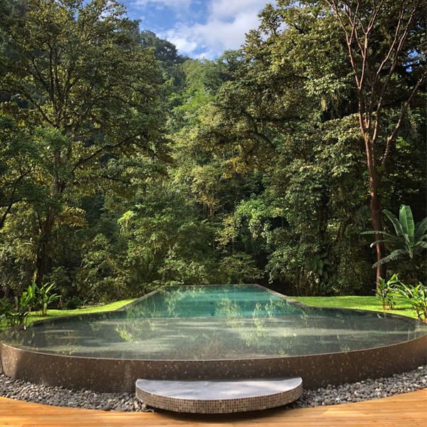 custom infinity pool in Pacuare Lodge, by Acuarium