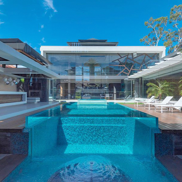 unique transparent pool with spa, by Pool Windows