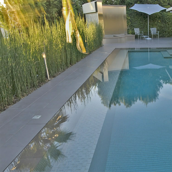 private overflow swimming pool