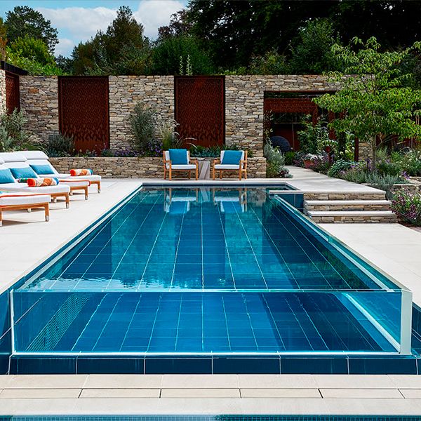 transparent infinity pool and spa by Guncast