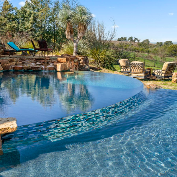 private overflow pool by Hines Pools