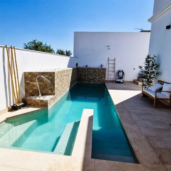 private pool with spa by Olipool