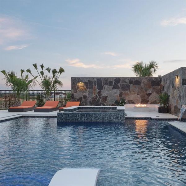 piscine spa at night, by Radelli Designs