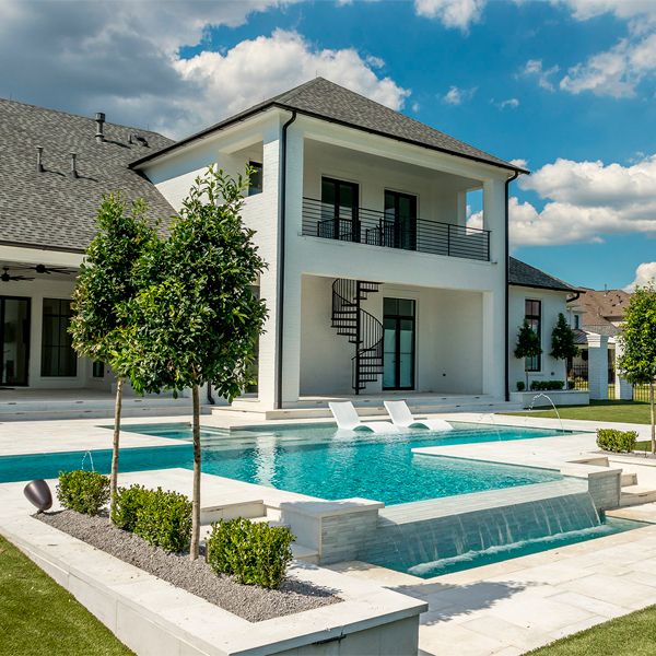 custom modern infinity pool with spa, by Makaira Landscape Pools