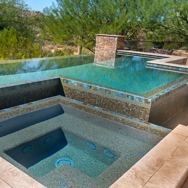 infinity pool and spa, by Piscinas CD