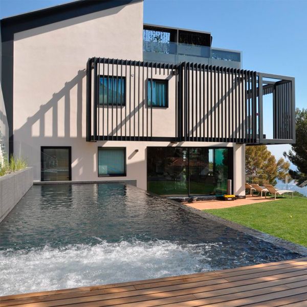 Lighted infinity pool spa, by Acquawell Piscine