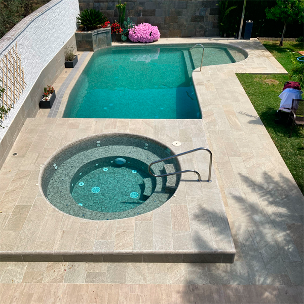 pool and spa by Mayipool