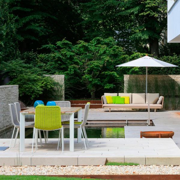 modern design natural pool by Postdamer Gaerten