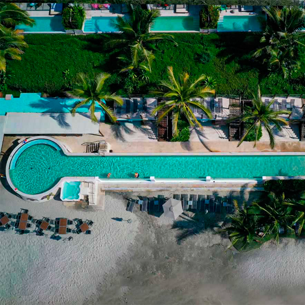 Imagen aérea piscina hotel w punta de mita mexico