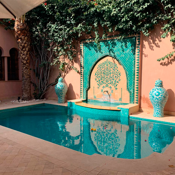 Minipiscina con diseño y decoración típica árabe
