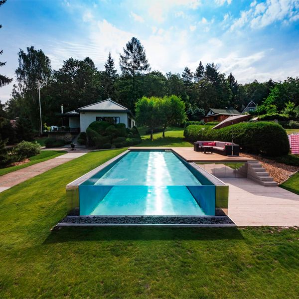 piscina desbordante transparente en acero inoxidable por Imaginox