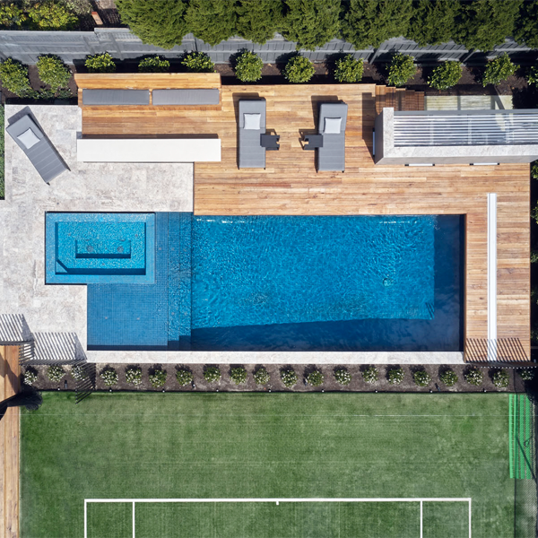 vista dron de piscina y spa, por Kiama Pools