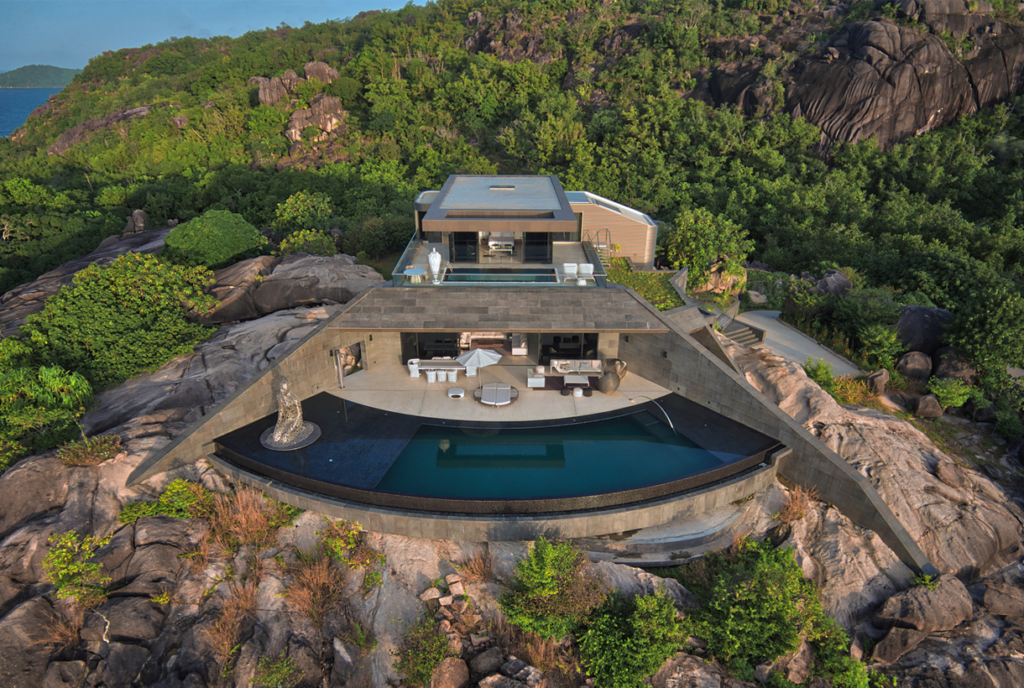 Villa con piscina infinity en el complejo Sis Senses de Seychelles
