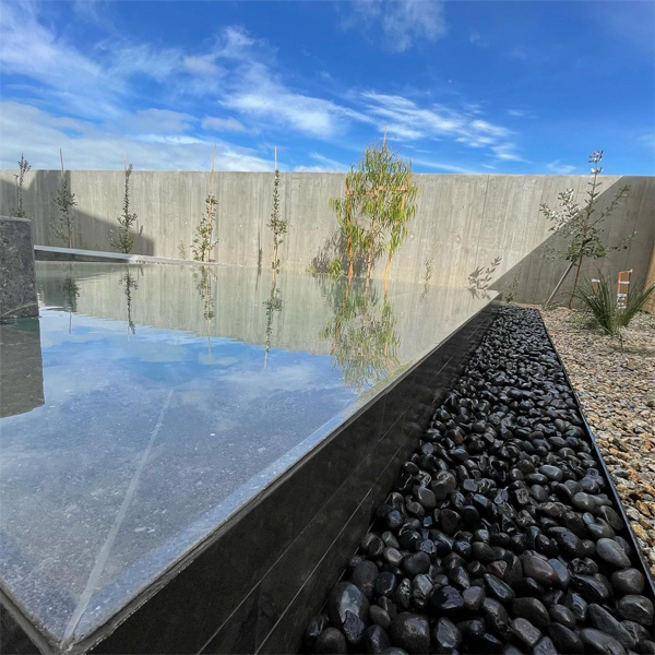 mini piscina espejo de Falcon Pools