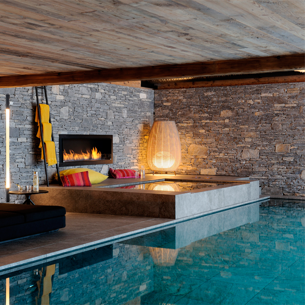 piscine intérieure à débordement par Piscines Concept