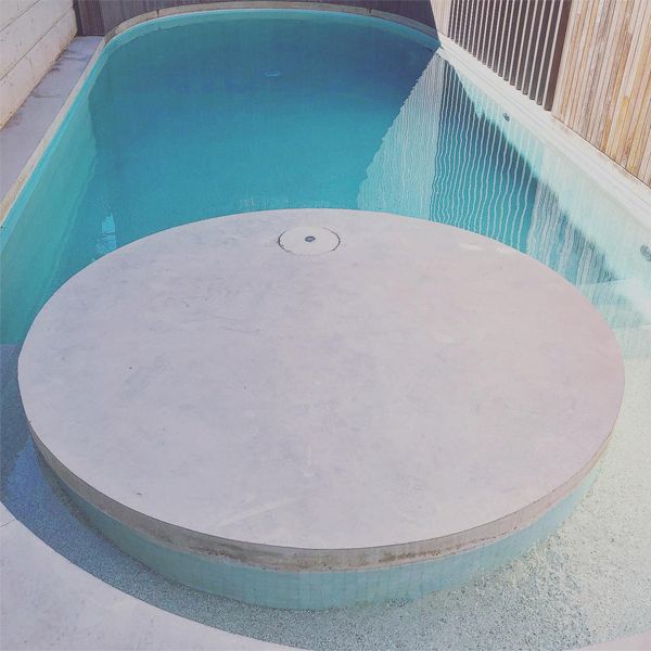 piscine sur mesure aux formes arrondies, par Focus Pools