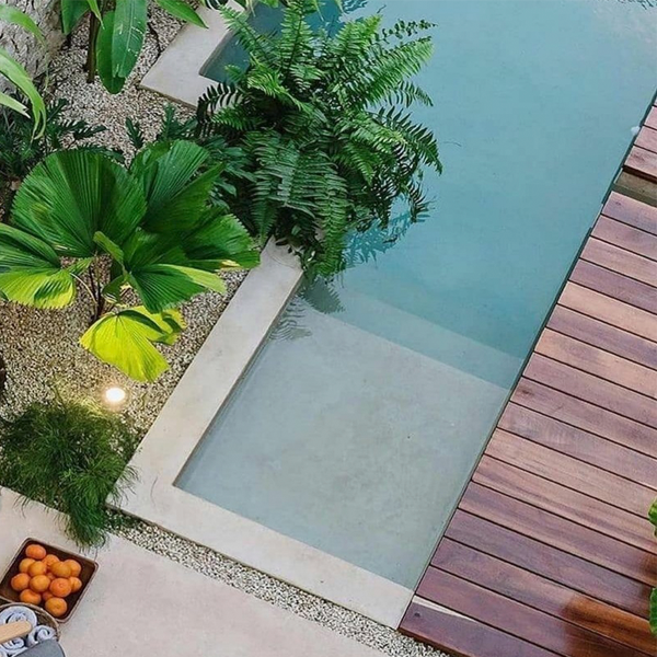 drône vue d´une minipiscine