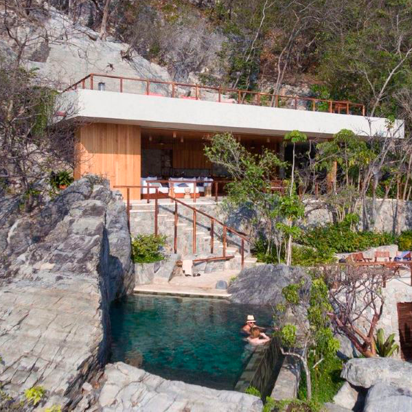 une piscine unique par CDM Casas de Mexico