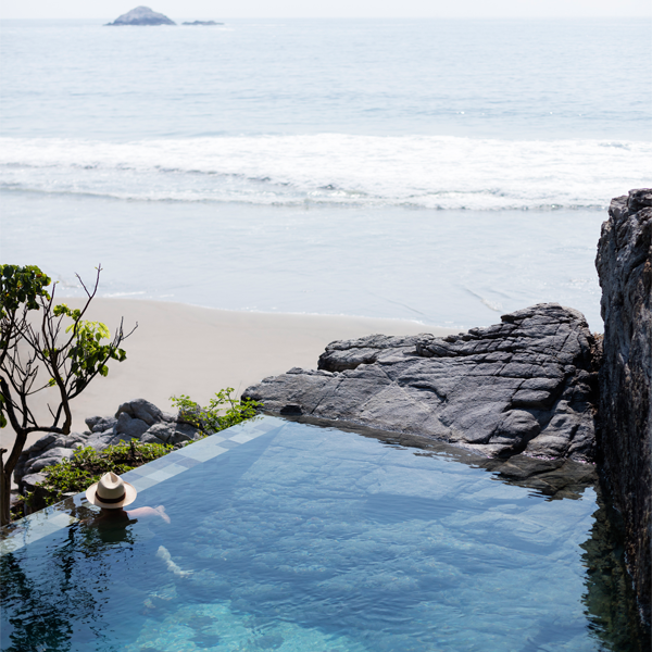 une piscine unique par CDM Casas de Mexico
