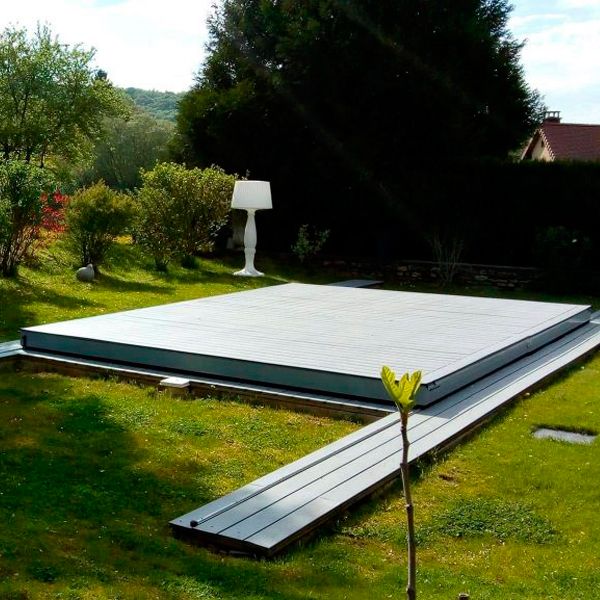 terrasse mobile au dessus d´une mini piscine par Essonne Piscine et Spa