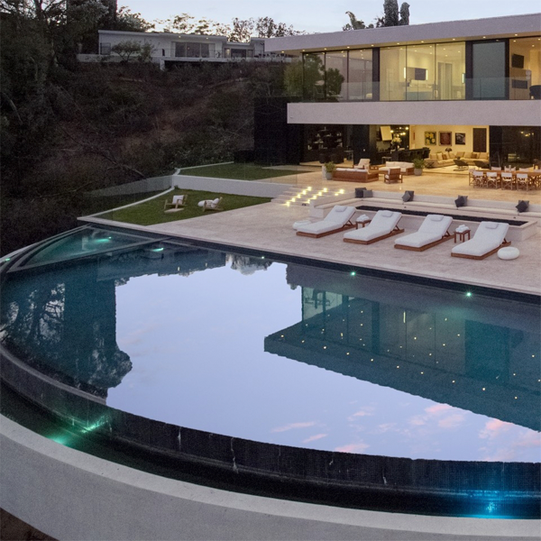 piscine suspendue sur mesure par McClean Design