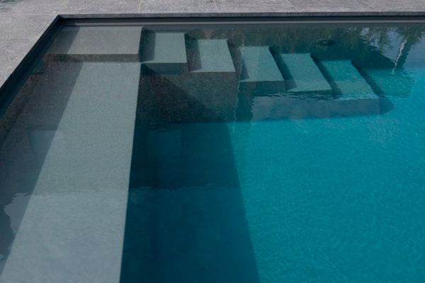 escalera interior de piscina prefabricada