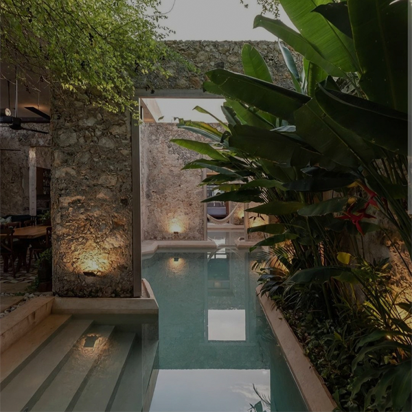 piscine intégrée à la maison