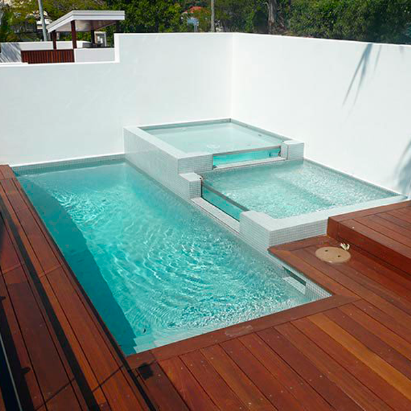 mini piscine sur trois niveaux avec spa par Norfolk Pools