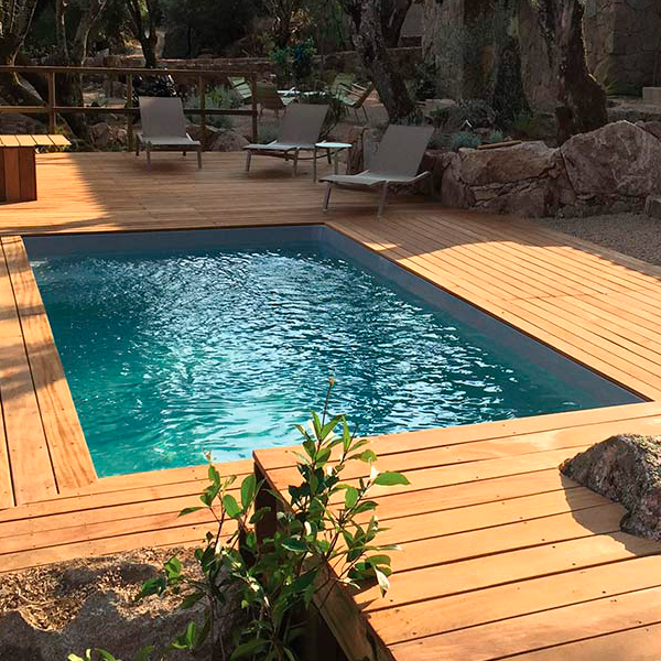 mini piscine préfabriquée et terrasse en bois par Promostar